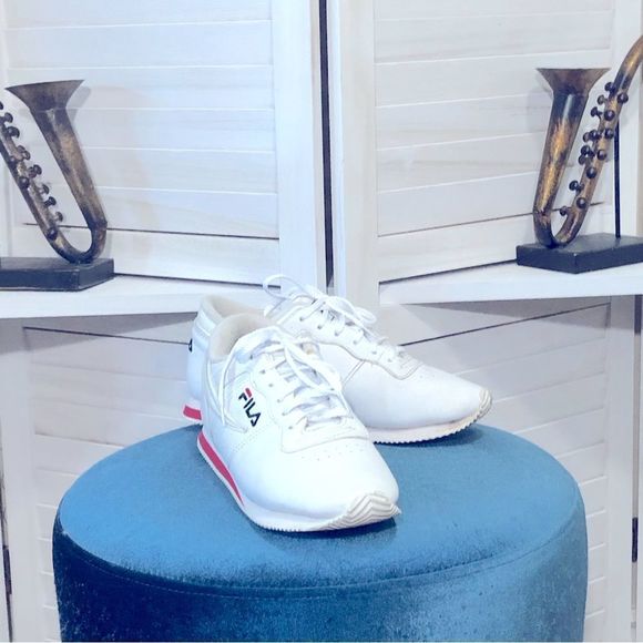 Fila Shoes - Fila vintage style white red vegan leather rubber sole sneakers sz 8.5